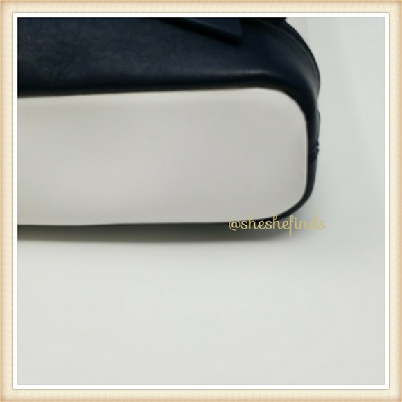 🎉 20% OFF - KATE SPADE CROSSBODY WHITE AND NAVY TRIM BAG - Picture 6 of 8
